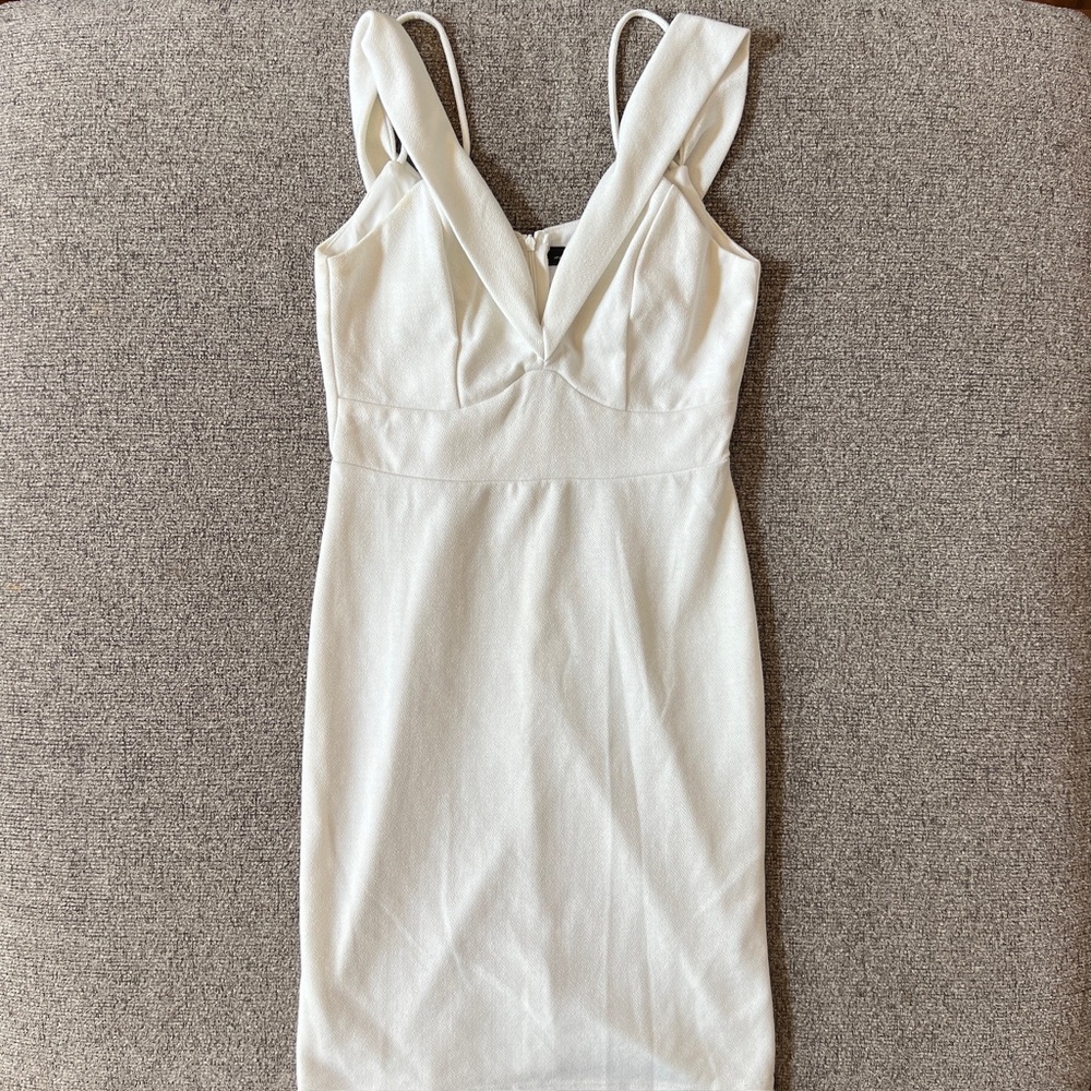 🟢 White bodycon off the shoulder dress/spaghetti strap (size medium)
